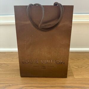 Louis Vuitton Paper Shopping Bag 🛍️